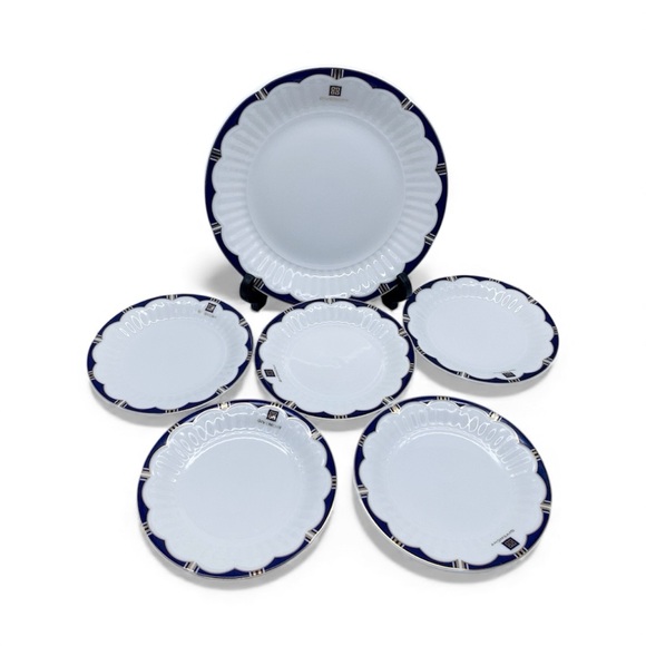 6-Pc Givenchy Porcelaine Navy and White Dinnerware Set - Picture 2 of 15